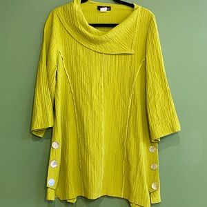 Elegant Lime Women's Tunic with Button Accents